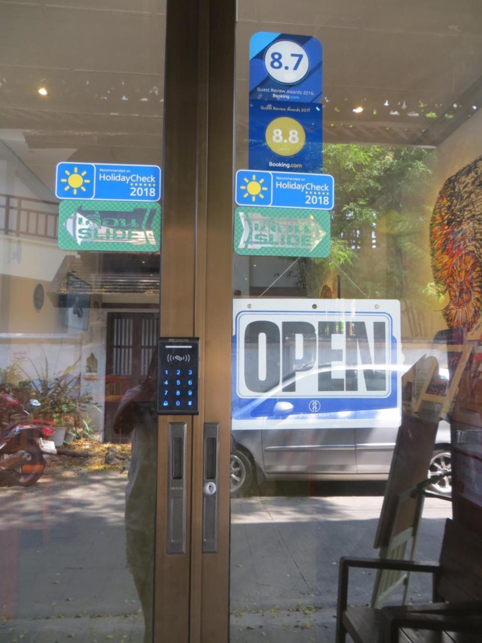 La Maison Verte Hostel Chiang Mai Buitenkant foto