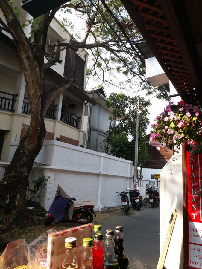 La Maison Verte Hostel Chiang Mai Buitenkant foto