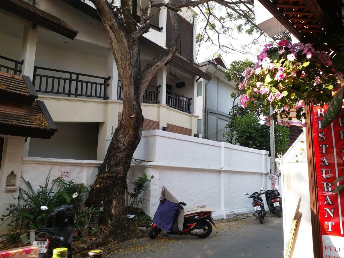 La Maison Verte Hostel Chiang Mai Buitenkant foto